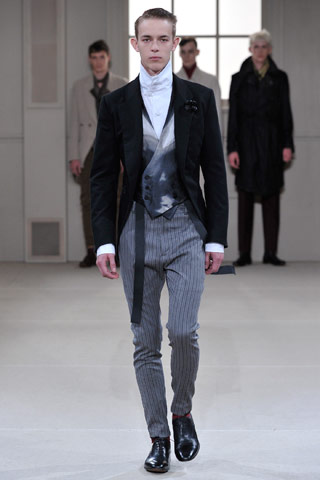 Alexander McQueen / - 2011